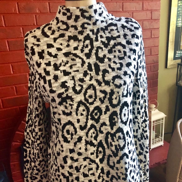 Chico's Sweaters - NWT Textured animal Chauncey pullover sweater.